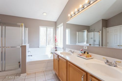 1414 Glenside Dr, Lemont IL  60490-5446 exterior