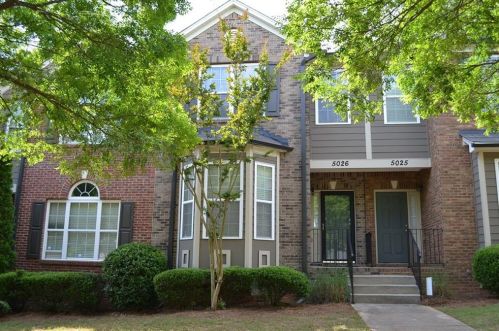 5026 Bayrose Cir, Atlanta, GA 30344-1682