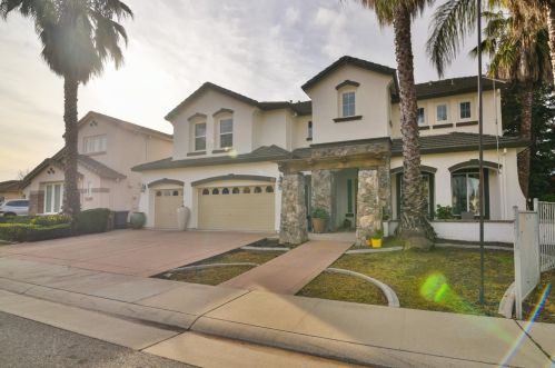 9220 Purple Skies Ct, Elk Grove, CA 95624-4804
