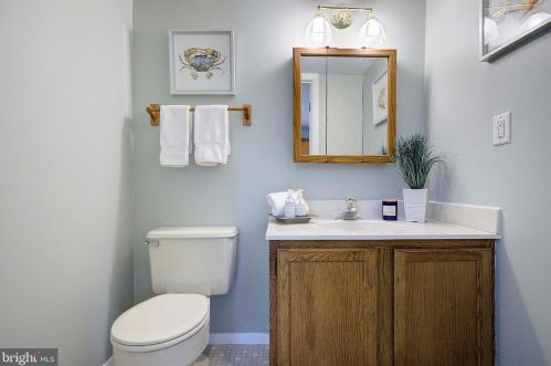 285 Michener Ct, Severna Park MD 21146-2051 exterior