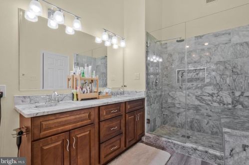 8858 Eagle Rock Ln, Springfield VA  22153-1727 exterior