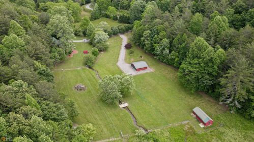 633 Lowery Rd, Mineral Bluff, GA 30559-3278