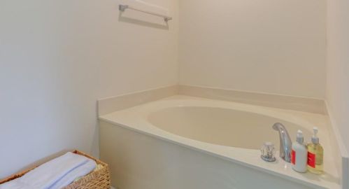 3636 Habersham Rd, Atlanta GA  30305-1153 exterior