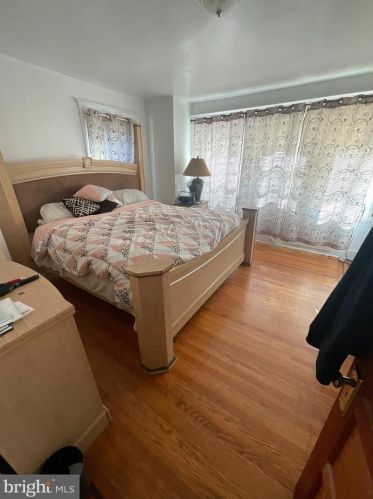 7030 Jackson St, Philadelphia PA  19148-3250 exterior