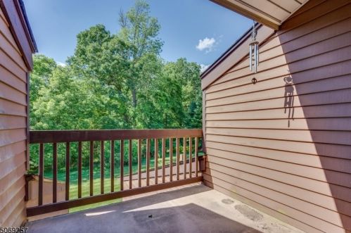 6 Summit Ct, Annandale, NJ 08801-1501