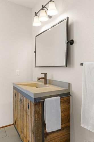 395 Cougar Dr, Boulder CO  80302-9521 exterior