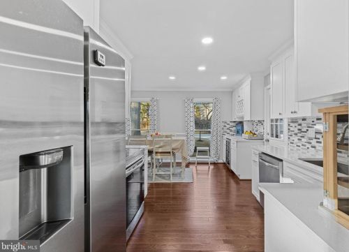 5002 Ten Mills Rd, Columbia MD  21044-1539 exterior