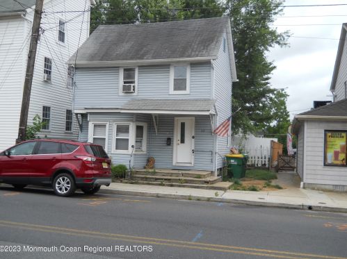 32 Main St, Plumsted Township, NJ 08533-1404