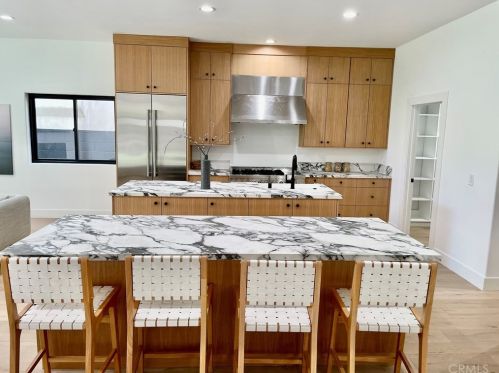 4614 Tobias Ave, Van Nuys CA  91403-2823 exterior