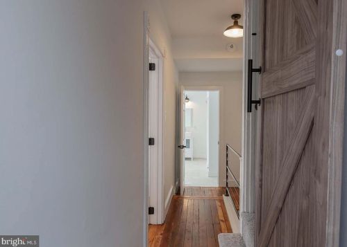 535 Strawberry St, Lancaster PA  17602-4466 exterior