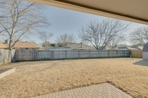 6824 Ridgetop Rd, Fort Worth TX  76182-3331 exterior