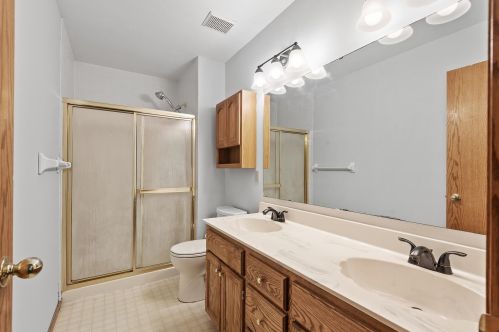 15864 Garden View Ct, Saint Paul MN  55124-7015 exterior