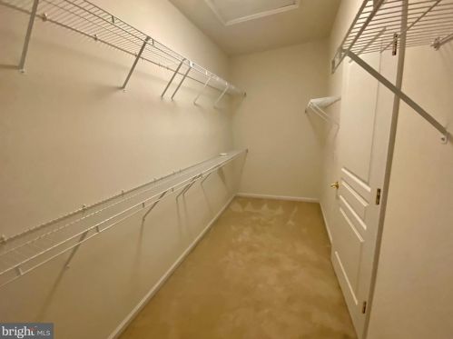 137 Sparrow Dr, Trenton NJ 08690-2464 exterior