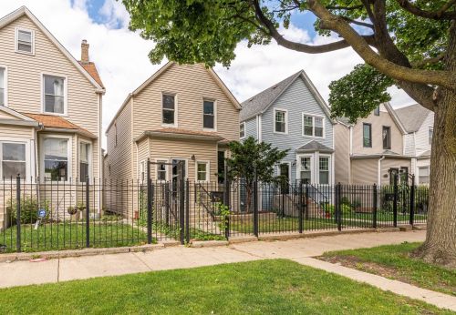 3720 Dickens Ave, Chicago, IL 60647-3409