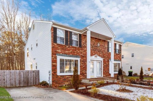 21 Brewster Cir, Old Bridge, NJ 08857-3612