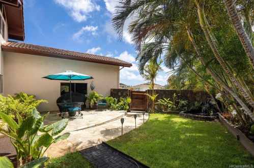 1080 Kaoopulu Pl, Honolulu, HI 96825-1365
