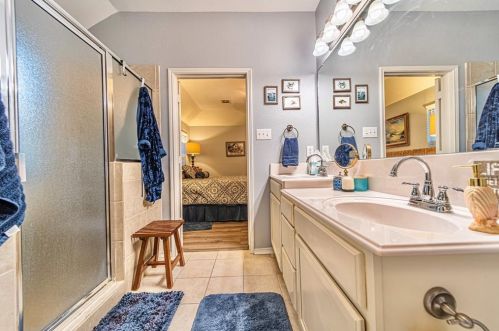 1305 Deville Cir, Garland TX 75043-1851 exterior