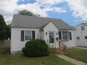 109 Warner St, Perth Amboy, NJ 08863-2028