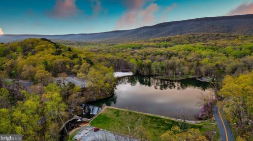 365 Prado Way, Berkeley Springs WV  25411-3264 exterior