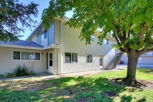 6220 Longford Dr, Citrus Heights, CA 95621-5331