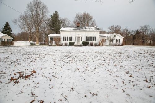4001 Lake Rd, Conneaut, OH 44030-2930