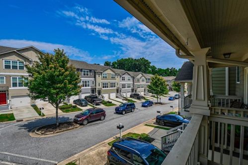 1737 Liberty Pkwy, Atlanta GA  30318-9384 exterior