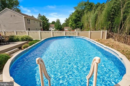 80 Clearview Ave, Trenton NJ  08619-1216 exterior