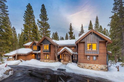 8208 Valhalla Dr, Truckee, CA 96161-4297