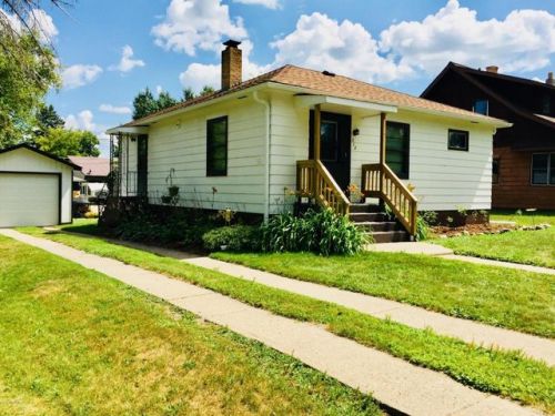 312 1st Ave, Hackett, MN 56623-2846
