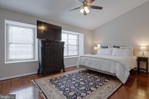 8816 Ridge Hollow Ct, Springfield VA  22152-1424 exterior