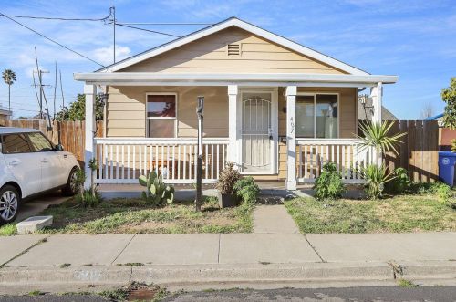 407 Stockton St, Manteca, CA 95337-5554