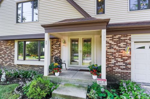 703 Nichols Rd, Arlington Hts, IL 60004-1323