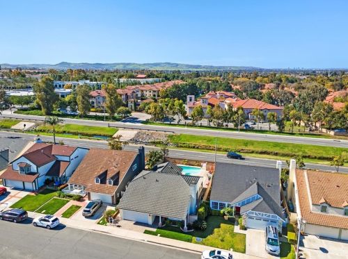 48 Carver, Irvine CA  92620-3319 exterior