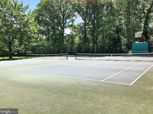 8401 Cedar St, Silver Spring MD 20910-4324 exterior