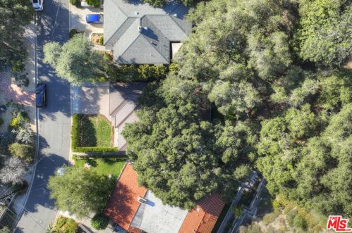 2575 Gardner Pl, Glendale CA  91206-3018 exterior