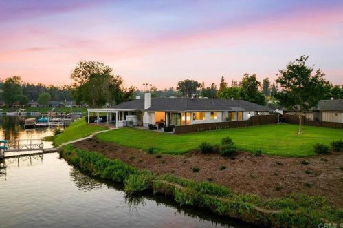 1521 Via Entrada Del Lago, San Marcos, CA 92078-5254
