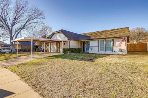 824 Mustang Dr, Fort Worth TX  76179-2043 exterior