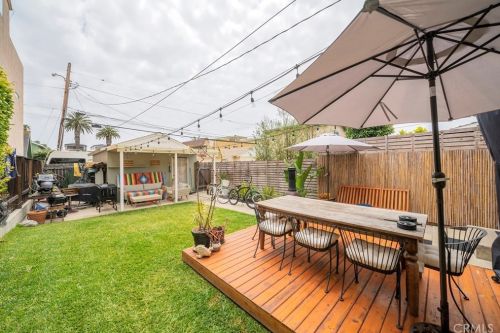 624 15th St, Huntington Beach CA  92648-4048 exterior