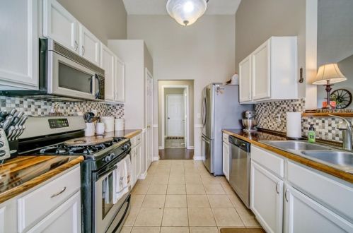 1015 River Plantation Dr, Holly Springs GA  30188-2388 exterior