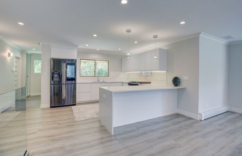 6906 Jarvis Ave, Niles IL  60714-4016 exterior