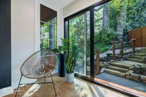 620 Colebrook Ct, Atlanta GA  30327-4710 exterior