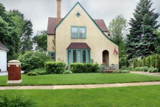 726 Oak Ave, Aurora, IL 60506-3114