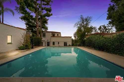 873 Cumberland Rd, Glendale CA  91202-1049 exterior