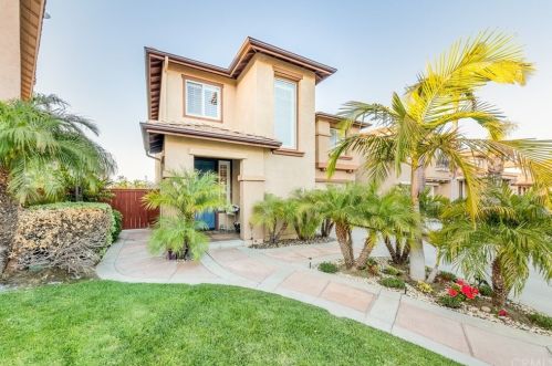 8735 Fallbrook Way, Anaheim, CA 92808-3600