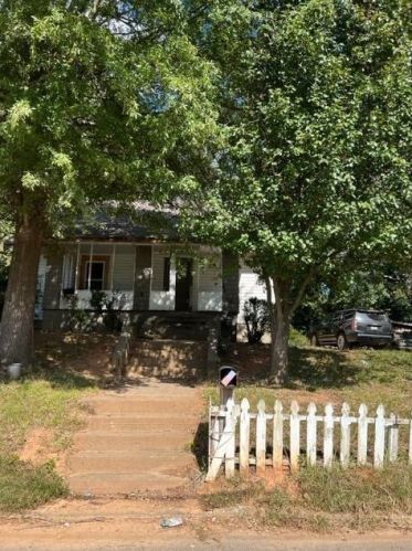 5 Stallworth St, Gainesville, GA 30501-6823
