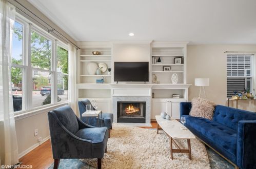 1852 Dickens Ave, Chicago, IL 60614-3908