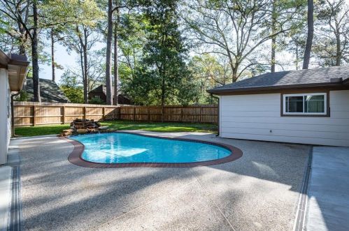 533 Bull Run Ct, Conroe TX  77302-3715 exterior