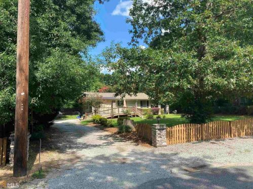 50 Combs St, Locust Grove, GA 30248-3108
