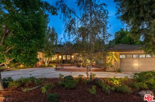 16012 Meadowcrest Rd, Van Nuys, CA 91403-4716
