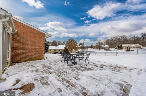 10709 Oaktree Cir, Williamsport, MD 21795-1140